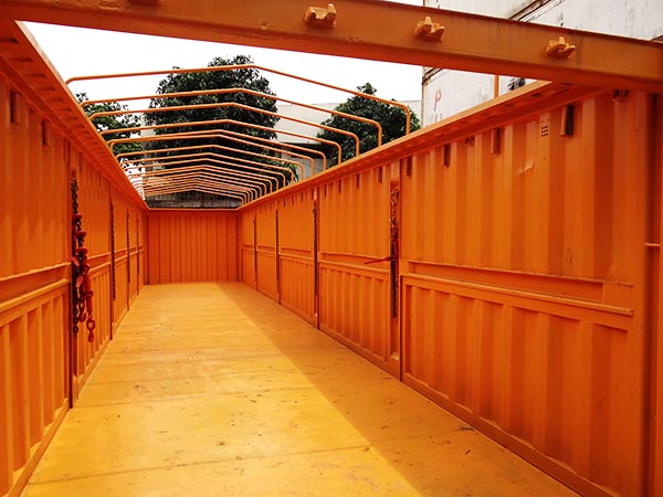 Container kho 40 feet OT mở nóc xếp hàng qua mái giá cạnh tranh