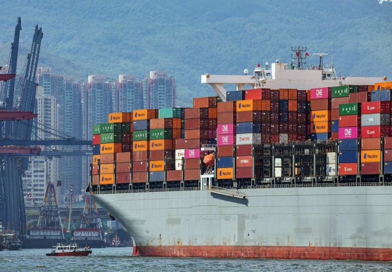 Giá cước vận chuyển container tăng 34% trên các tuyến châu Á - Bờ Tây Hoa Kỳ